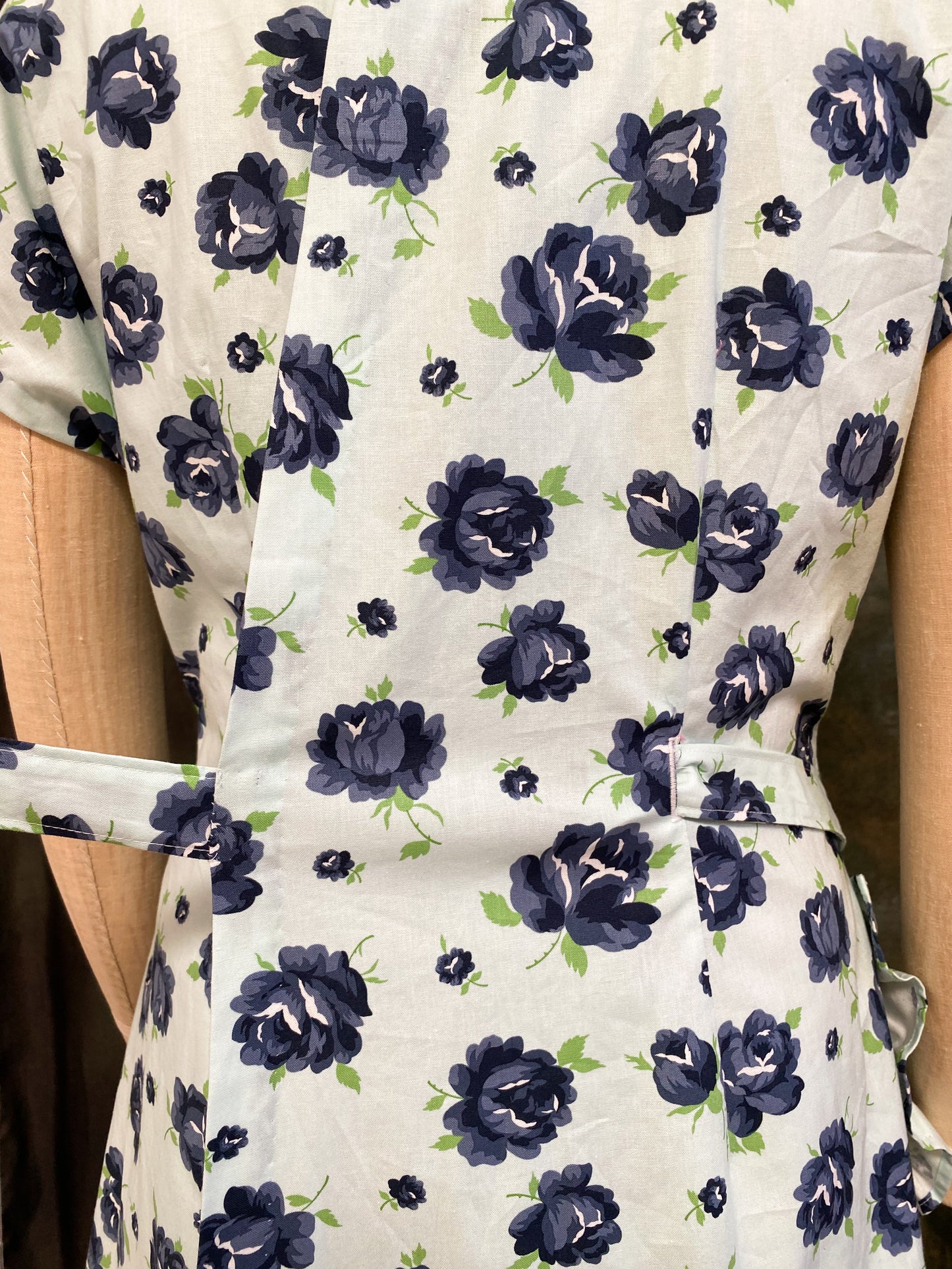 PRINTED PATTERN- Late 1940s Wrap Around House Dress with Pocket- Size 30"-42" Bust